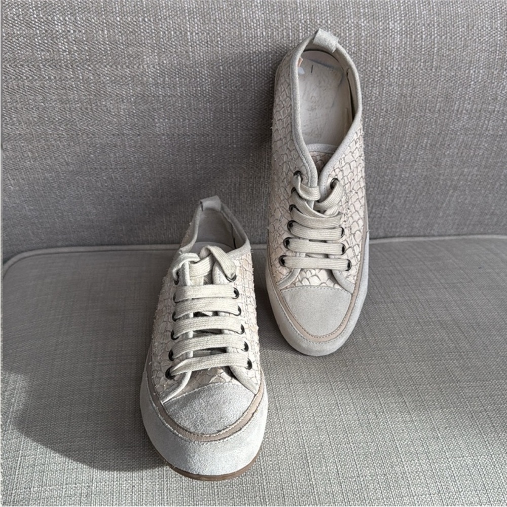 Charles David Cream Sneakers with Canvas Material and Low-Top Design